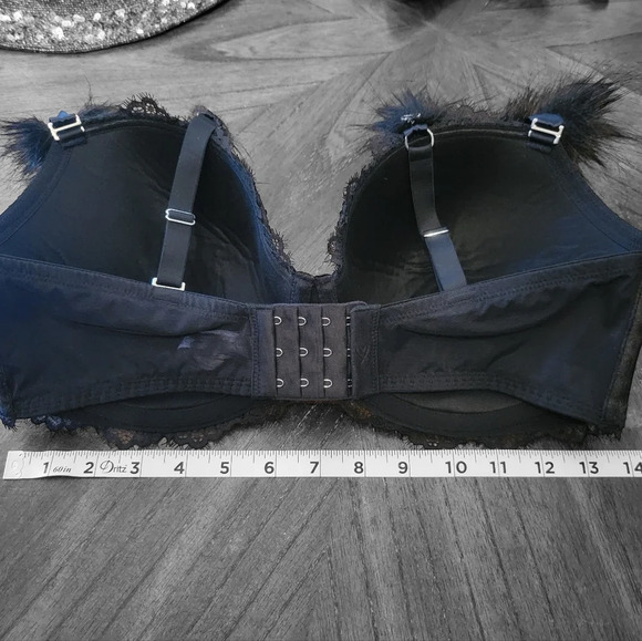 Victoria's Secret Dream Angels Lined Demi Lace Fur Trim Black Bra Size 36DDD - Picture 4 of 10